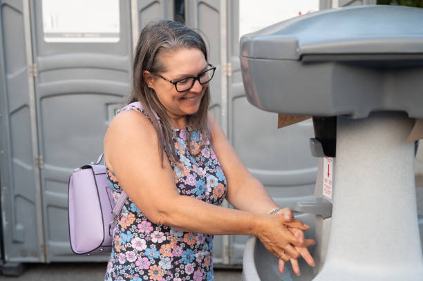 Best Porta potty delivery and setup  in Mount Morris, IL